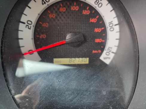 Used 2015 Toyota Tacoma 4x4 Access Cab w/ Convenience Package image 9