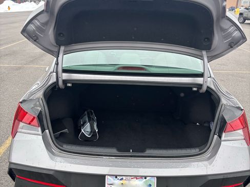 Used 2024 Hyundai Elantra SEL image 17