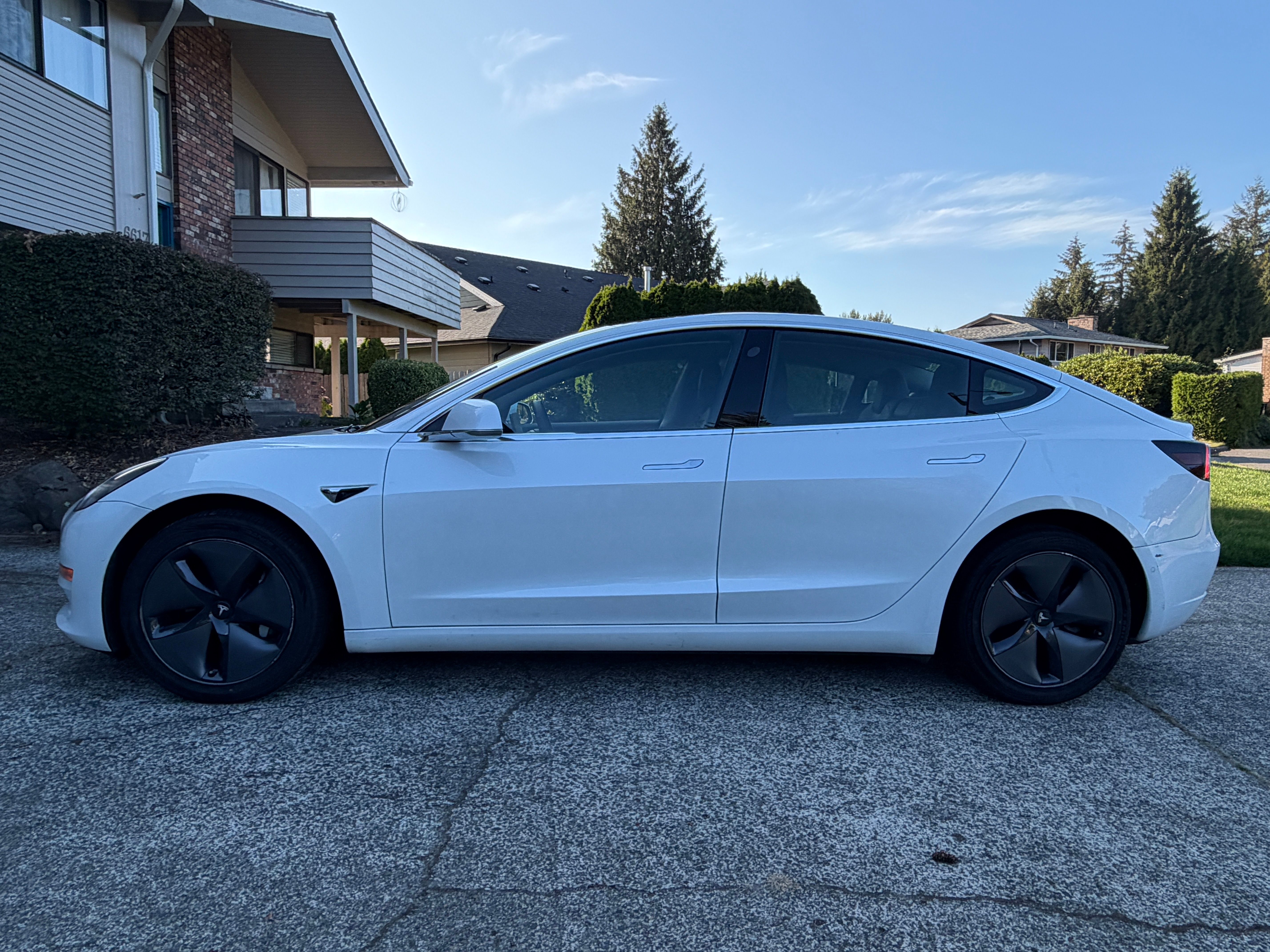 Used 2019 Tesla Model 3 Standard Range Plus RWD image 2