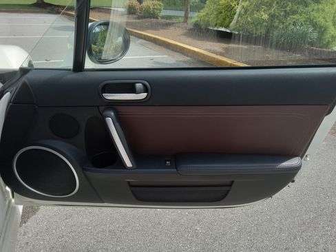 Used 2009 MAZDA MX-5 Miata Grand Touring image 9