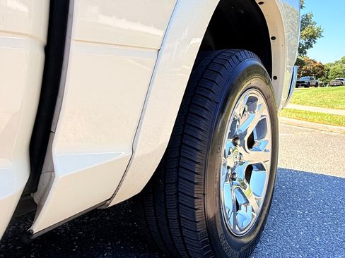 Used 2018 RAM 1500 Laramie AWD/4WD image 13