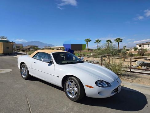 Used 1997 Jaguar XK8 Convertible image 2