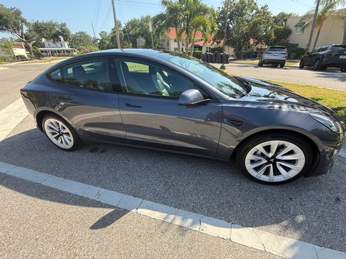 Used 2022 Tesla Model 3 RWD image 13