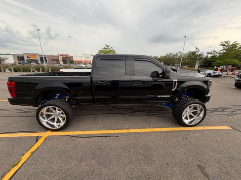 Used 2020 Ford F250 Lariat w/ Lariat Value Package AWD/4WD image 5
