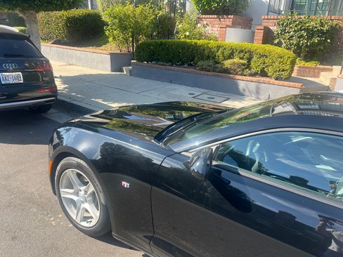 Used 2016 Chevrolet Camaro LT image 2