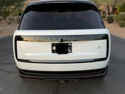 Used 2024 Land Rover Range Rover SV AWD/4WD image 5