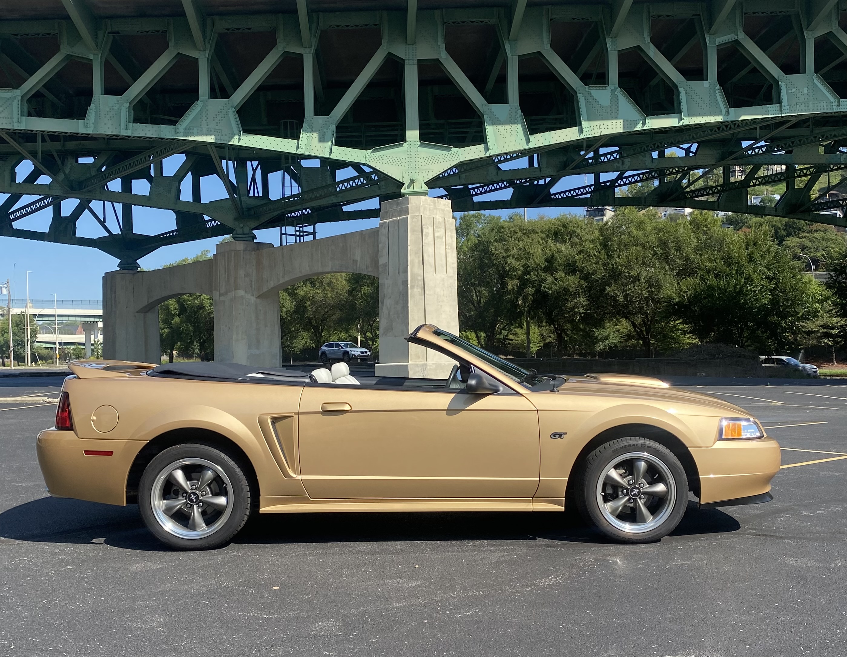 Used 2000 Ford Mustang GT RWD image 9