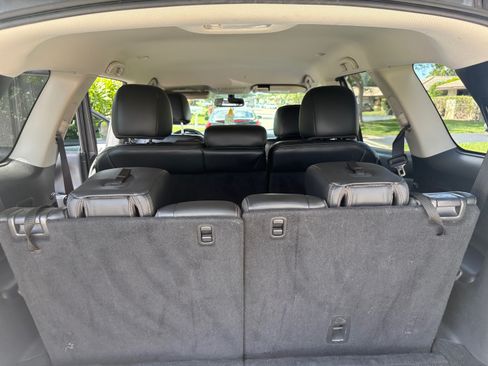 Used 2017 Nissan Pathfinder SL image 9