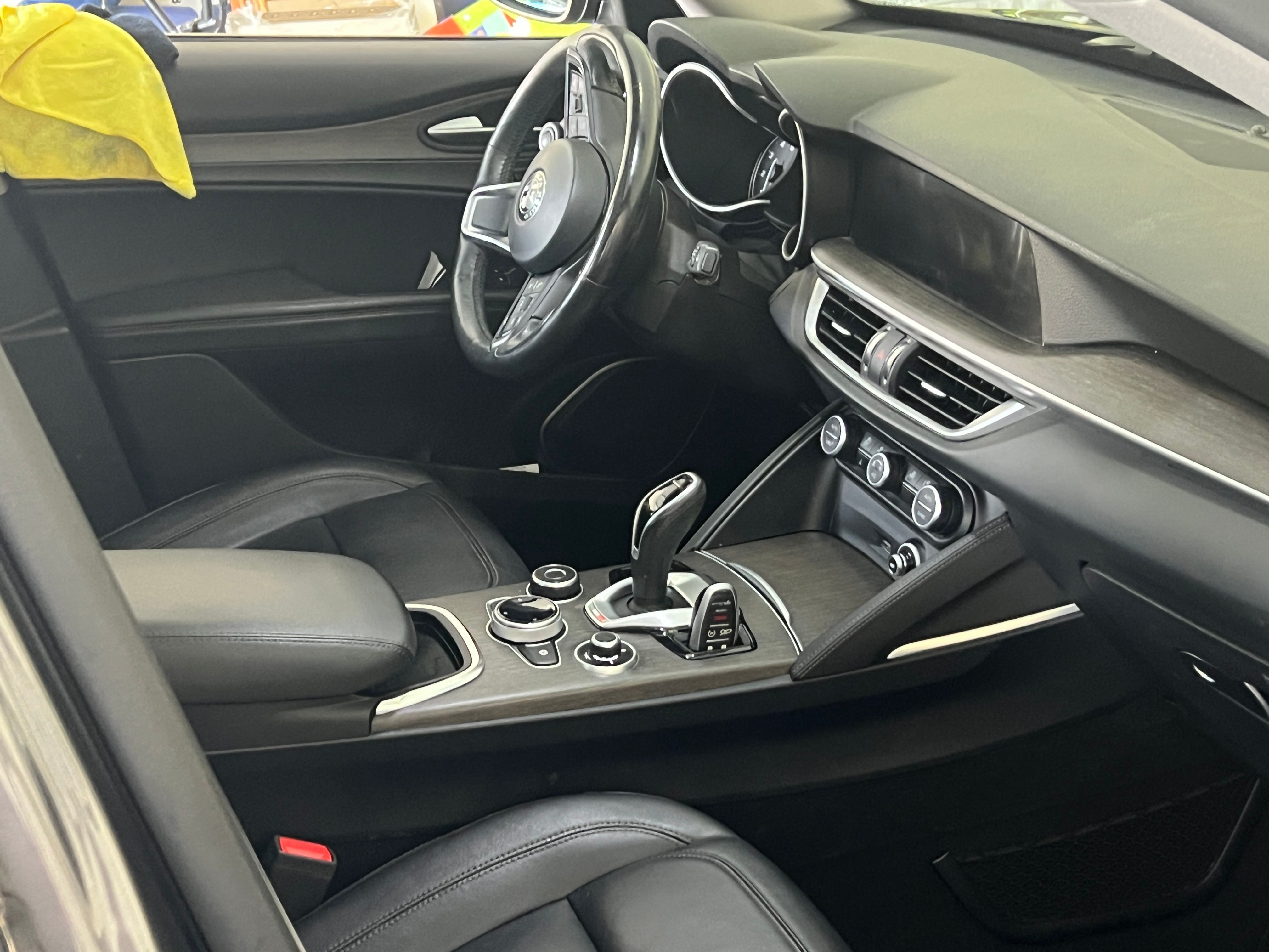 Used 2020 Alfa Romeo Stelvio Ti AWD/4WD image 14