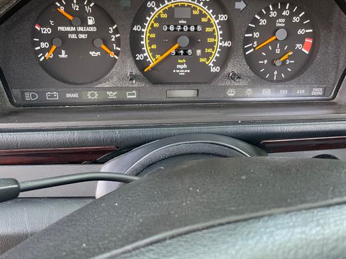 Used 1994 Mercedes-Benz E 320 Convertible image 26