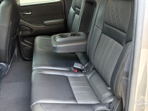 Used 2024 Nissan Frontier SL w/ Technology Package RWD image 14