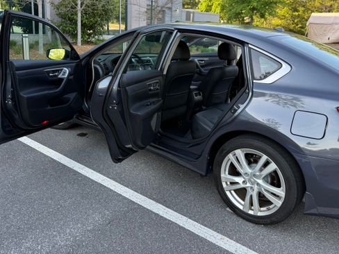 Used 2013 Nissan Altima 3.5 SL w/ Technology Pkg FWD image 14