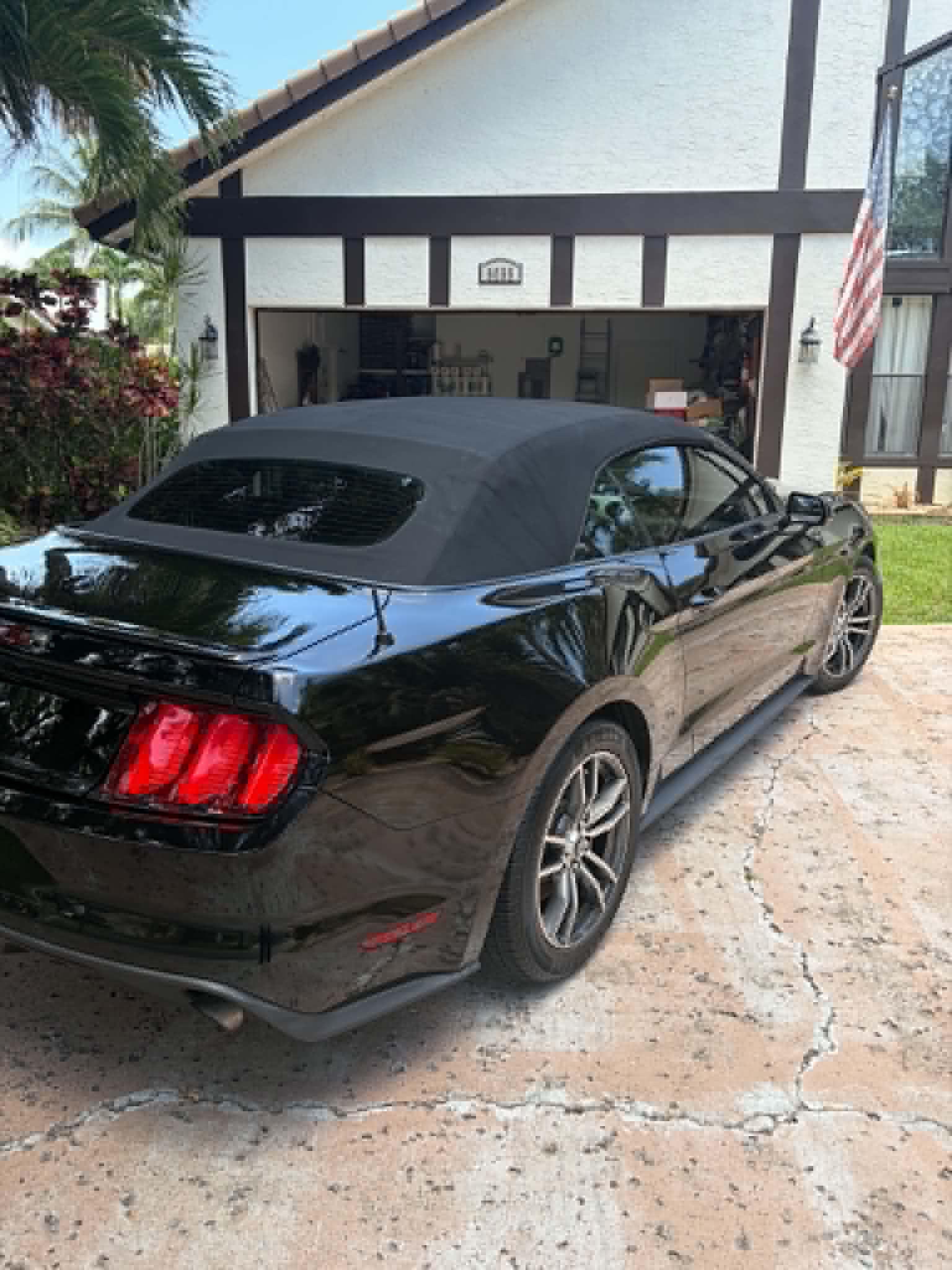 Used 2017 Ford Mustang Premium RWD image 9