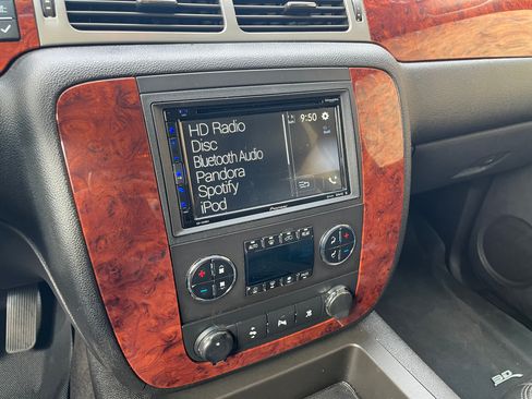 Used 2011 Chevrolet Tahoe LT AWD/4WD image 28