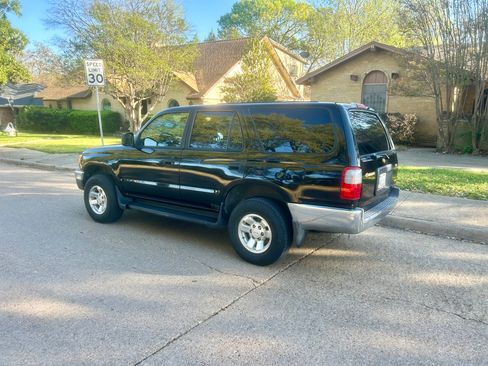 Used 2000 Toyota 4Runner 2WD image 5