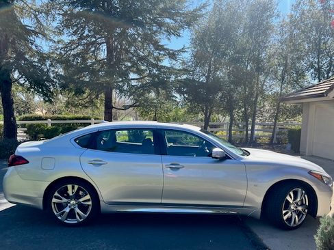 Used 2016 INFINITI Q70 L 3.7 image 9