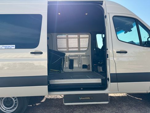 Used 2025 Mercedes-Benz Sprinter 2500 image 12
