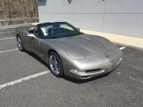 Used 1998 Chevrolet Corvette Convertible w/ Memory Pkg image 5