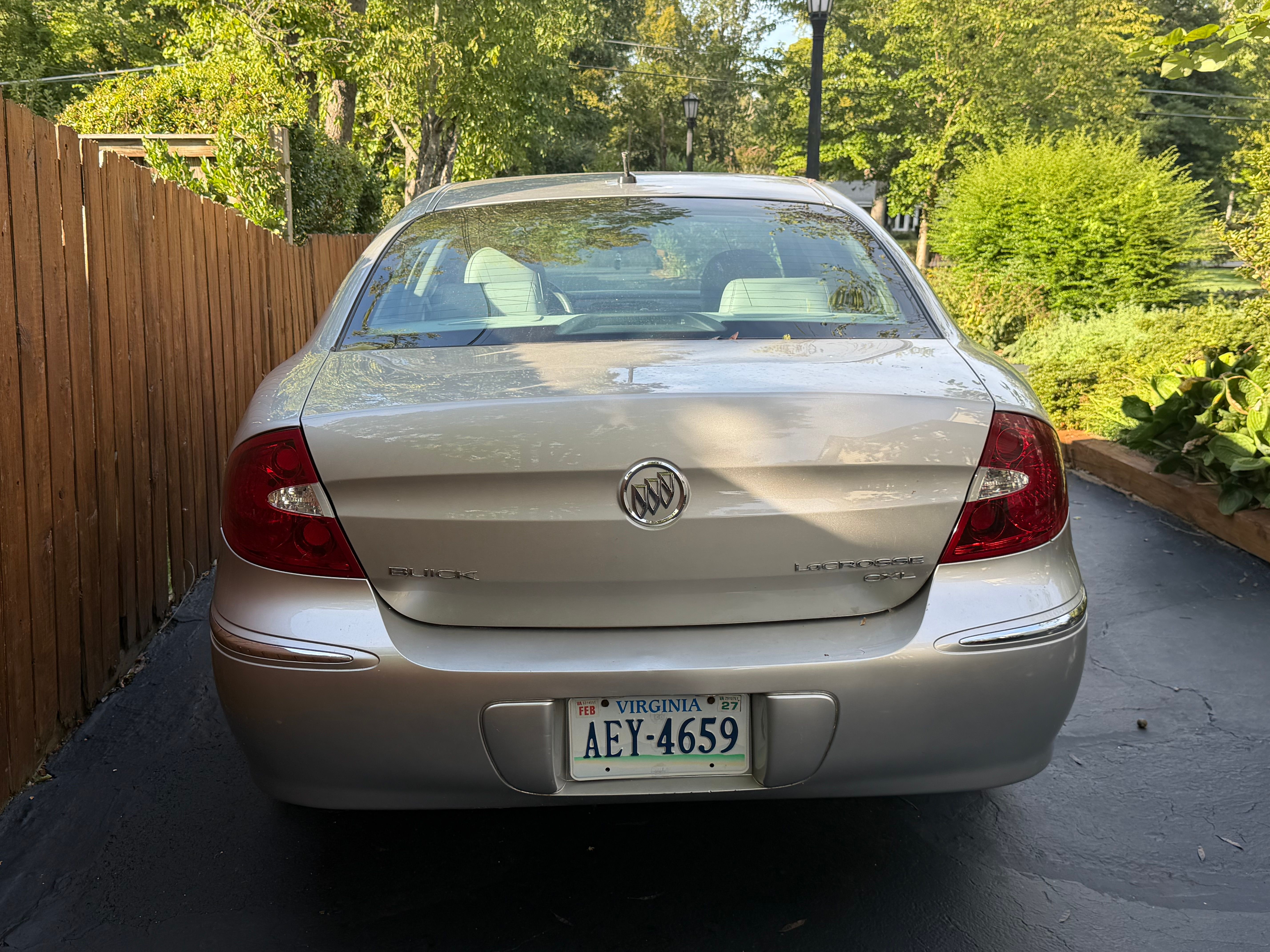 Used 2007 Buick LaCrosse CXL w/ Chromed Appearance Package FWD image 2