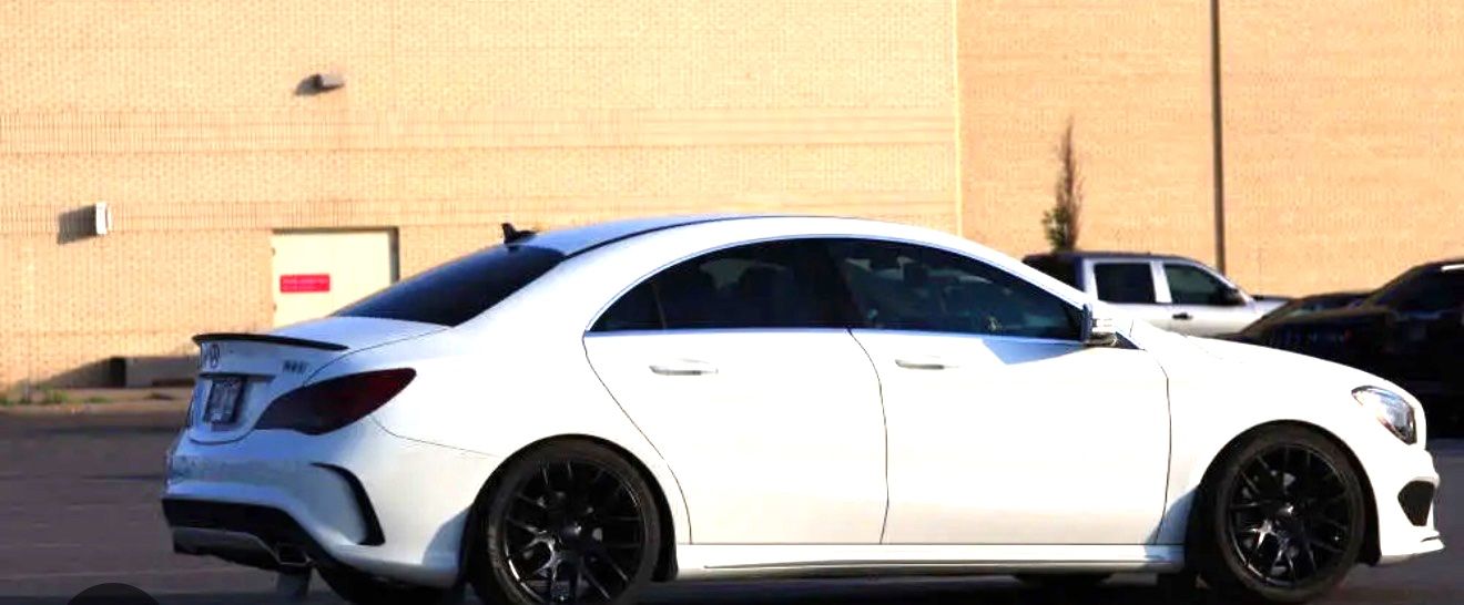 Used 2014 Mercedes-Benz CLA 250 4MATIC image 2
