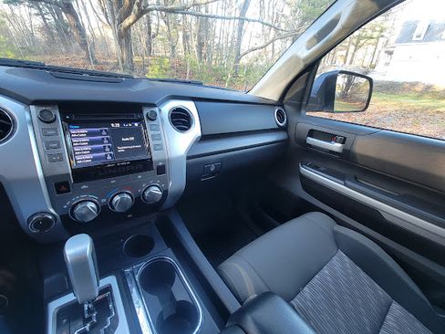 Used 2018 Toyota Tundra SR5 w/ TRD Off Road Package image 32