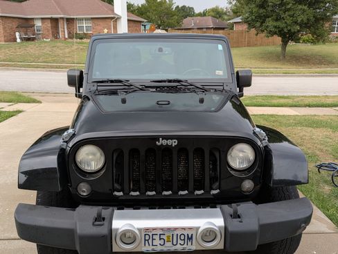 Used 2014 Jeep Wrangler Unlimited Sahara w/ Connectivity Group image 6