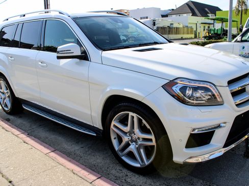 Used 2015 Mercedes-Benz GL 550 4MATIC image 8