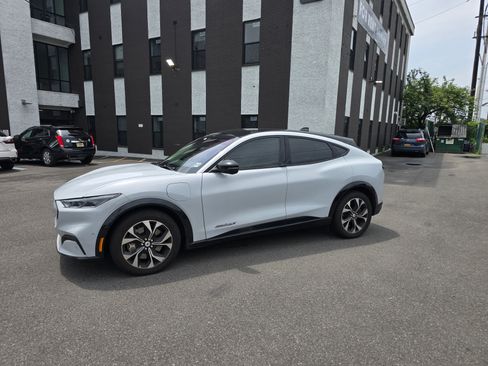 Used 2021 Ford Mustang Mach-E Premium image 5