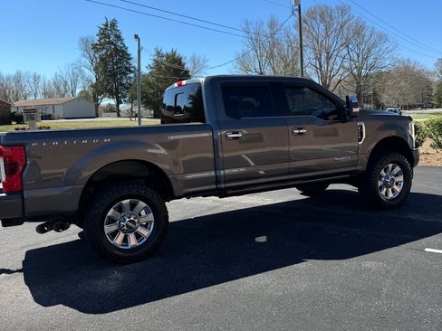 Used 2017 Ford F350 Platinum w/ Platinum Ultimate Package image 10