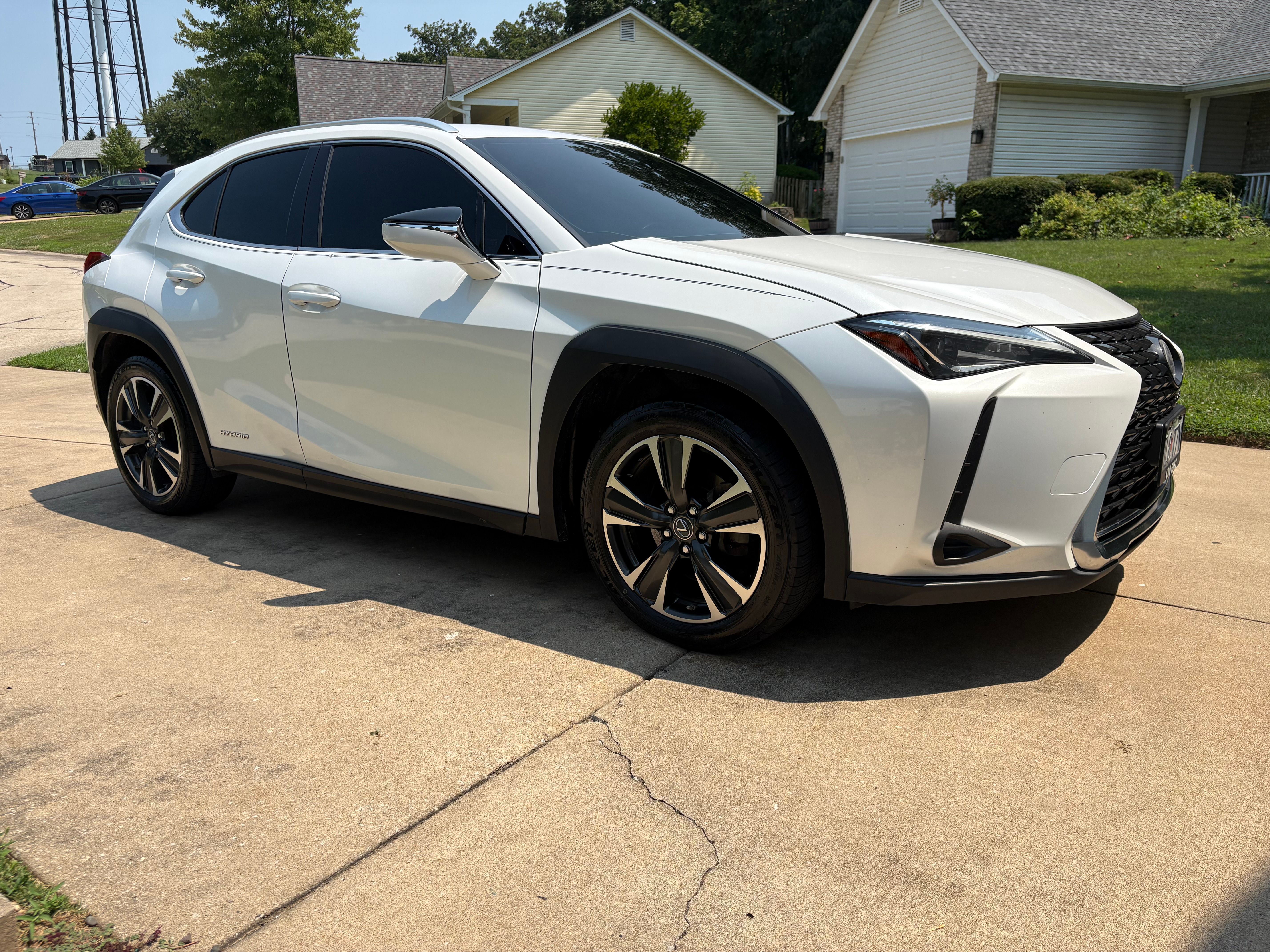 Used 2019 Lexus UX 250h AWD/4WD image 4