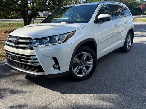 Used 2017 Toyota Highlander Limited AWD/4WD image 1