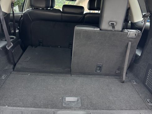 Used 2019 Nissan Pathfinder SL FWD image 8