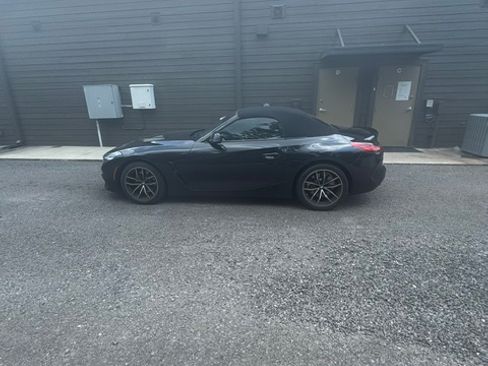 Used 2022 BMW Z4 sDrive30i w/ Driving Assistance Package RWD image 1