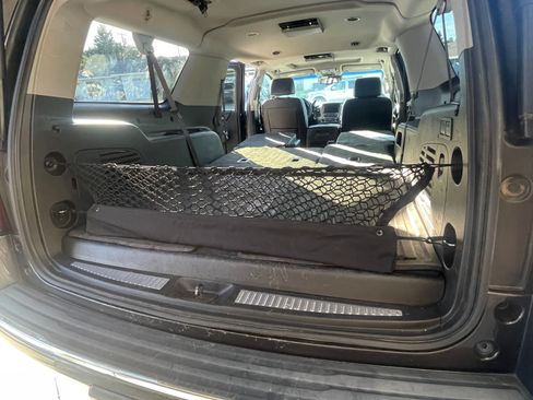 Used 2017 Chevrolet Suburban Premier image 12