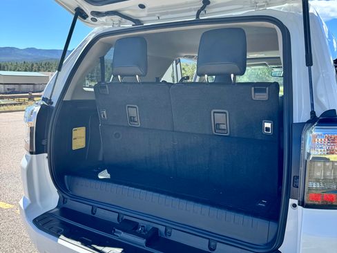 Used 2024 Toyota 4Runner SR5 Premium w/ Moonroof Package AWD/4WD image 10