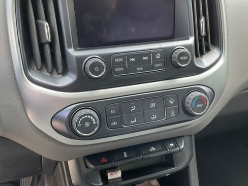 Used 2016 Chevrolet Colorado LT w/ LT Convenience Package RWD image 11