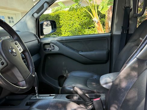 Used 2012 Nissan Frontier PRO-4X w/ Pro-4x Luxury Pkg AWD/4WD image 17