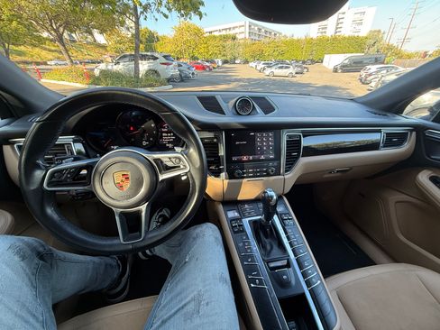 Used 2018 Porsche Macan Sport Edition AWD/4WD image 8