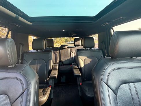 Used 2018 Ford Expedition Limited w/ Equipment Group 302A AWD/4WD image 11
