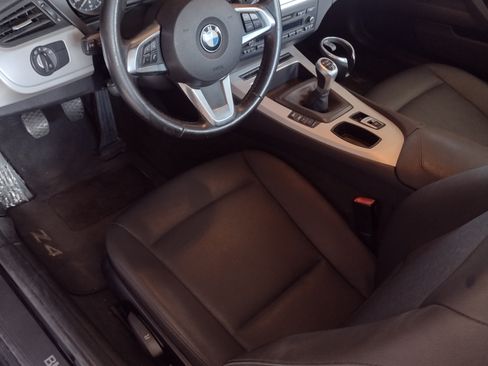 Used 2009 BMW Z4 sDrive30i image 14