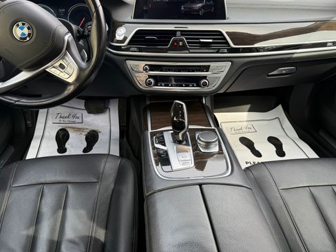 Used 2019 BMW 740i xDrive image 16