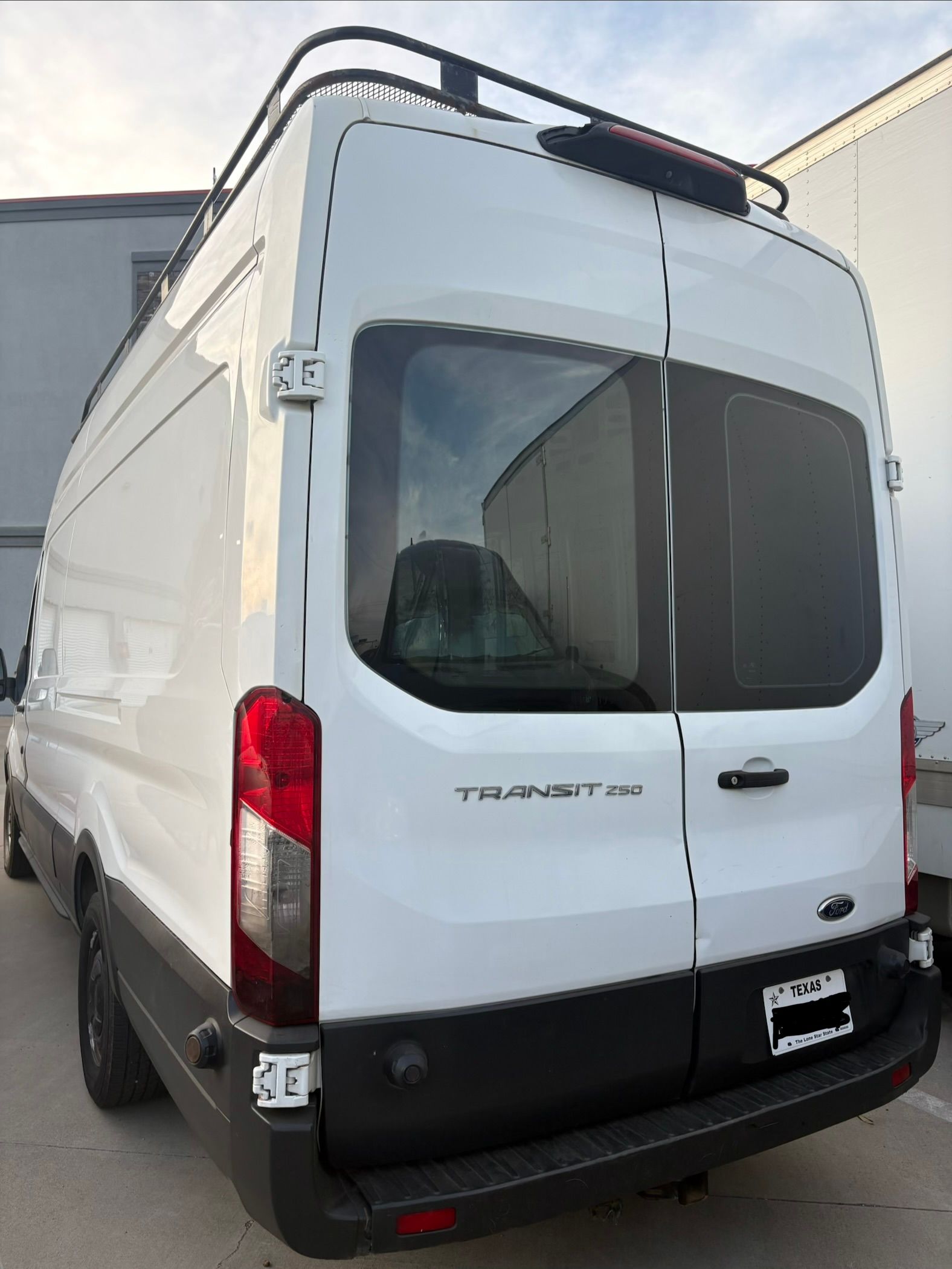 Used 2018 Ford Transit 250 148 High Roof Extended RWD image 8