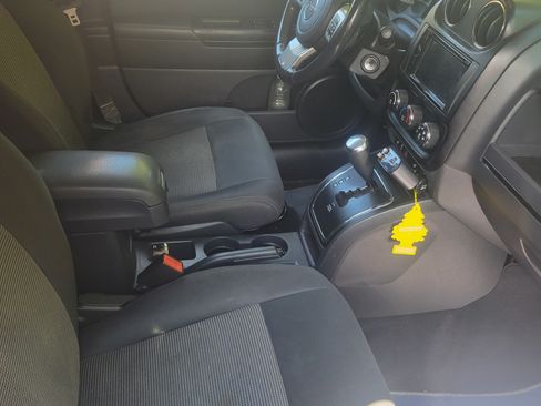 Used 2012 Jeep Patriot Latitude AWD/4WD image 8