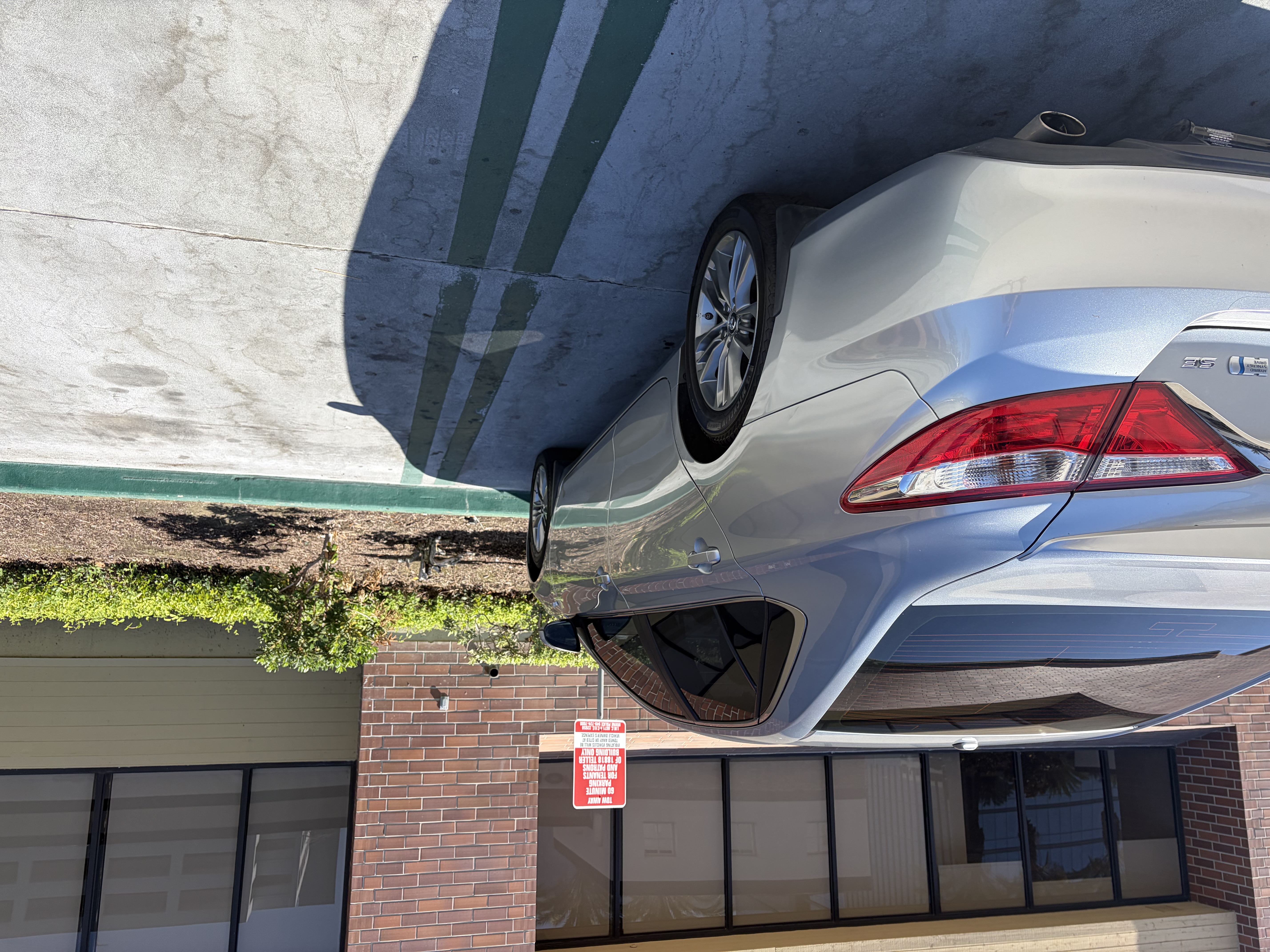 Used 2015 Toyota Camry SE w/ Moonroof Package FWD image 24