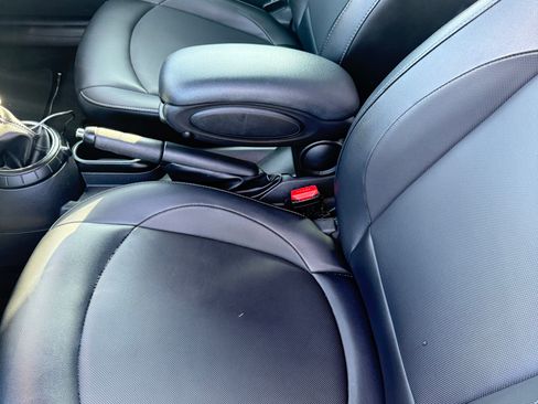 Used 2015 MINI Cooper 2-Door Hardtop image 10