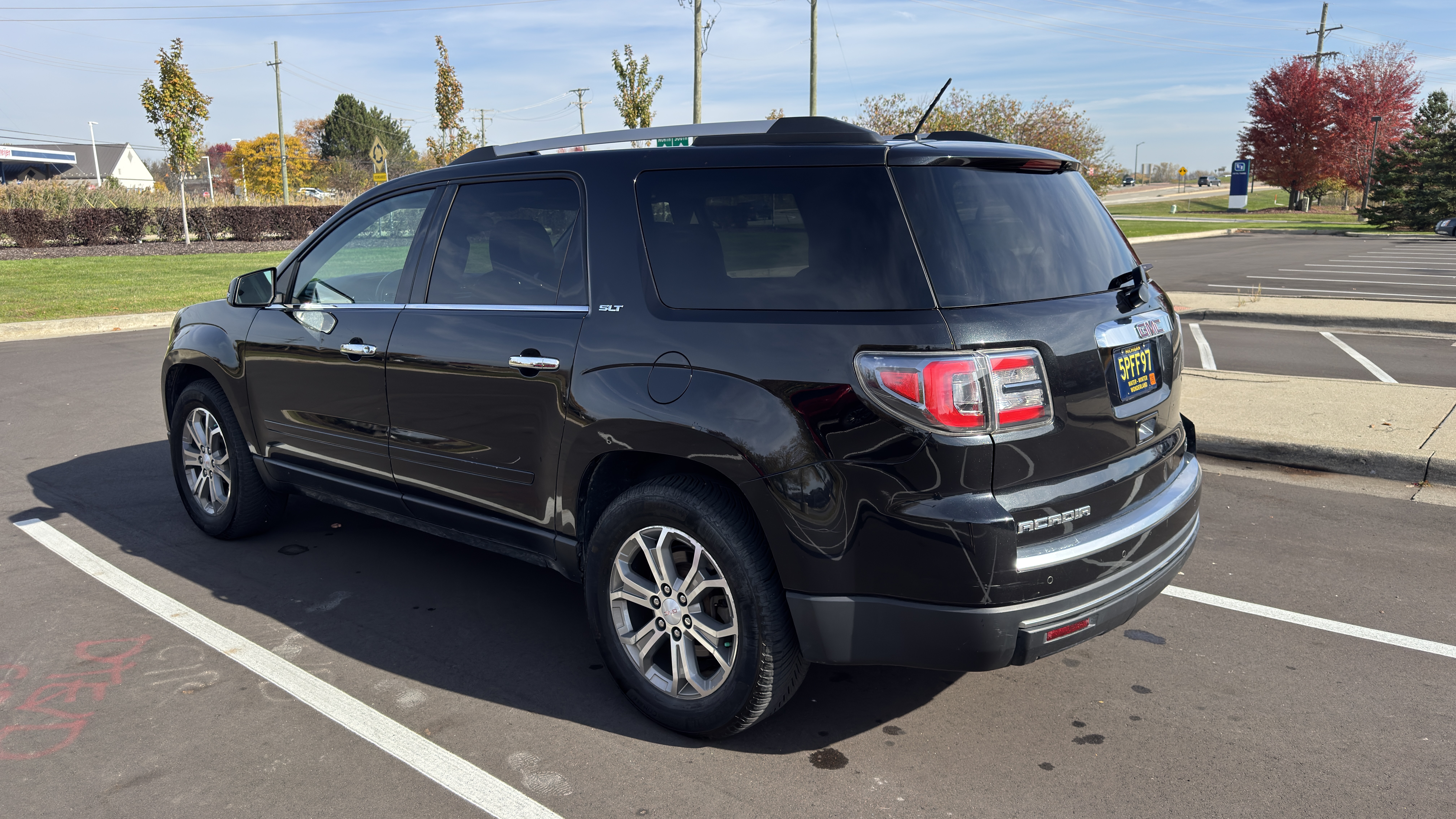 Used 2014 GMC Acadia SLT w/ Technology Package AWD/4WD image 14