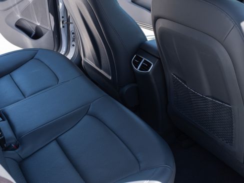 Used 2020 Hyundai Ioniq Limited image 24