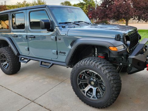 Used 2024 Jeep Wrangler Unlimited Sport image 8