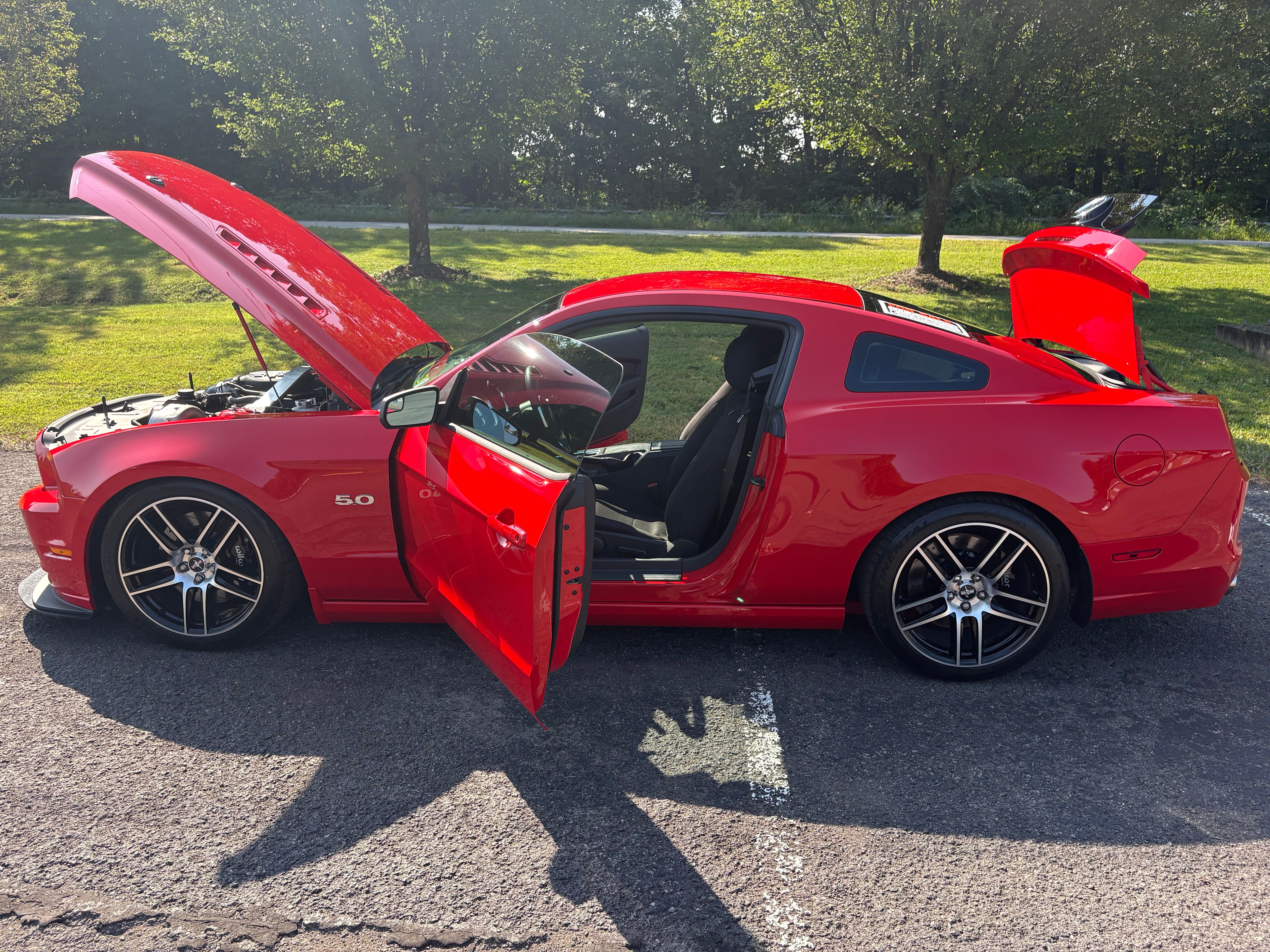 Used 2014 Ford Mustang GT RWD image 14