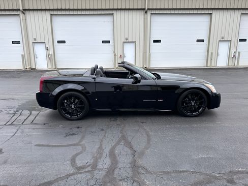Used 2006 Cadillac XLR V image 23
